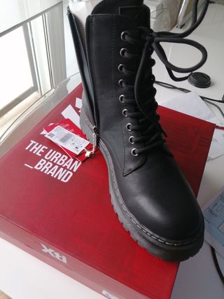 Botas tipo martens 40