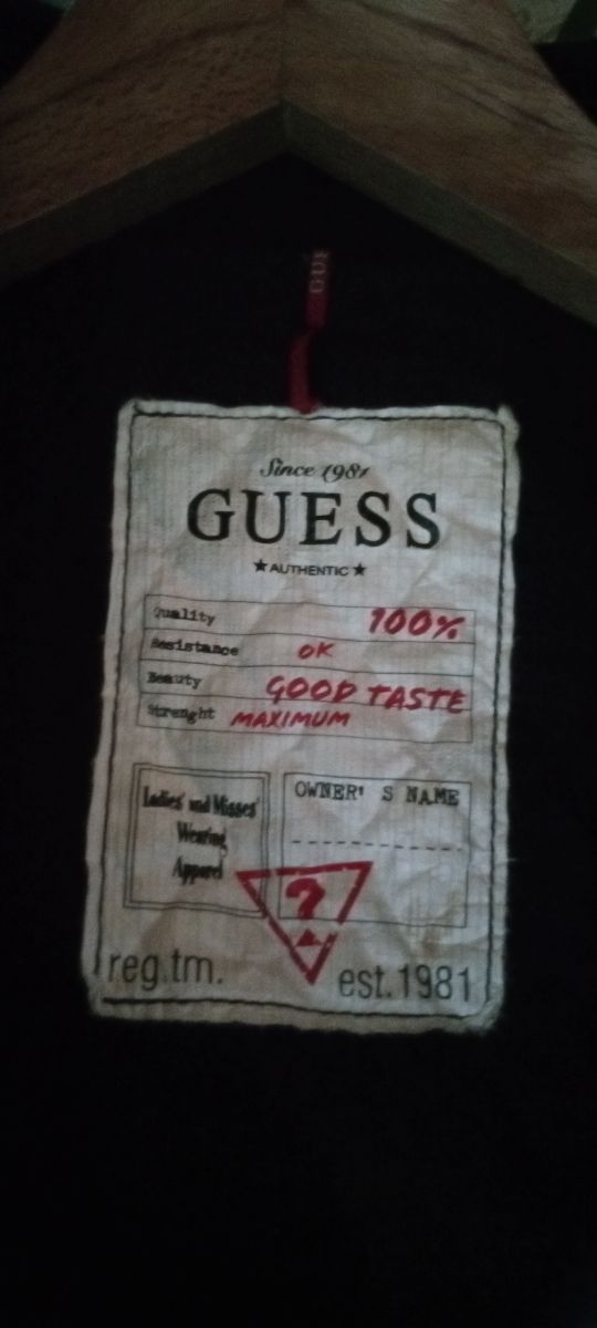 CHAQUETON  DE  "GUESS" Hombre.