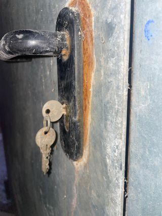 PUERTA DE SEGURIDAD