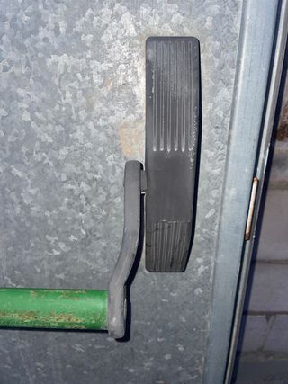 PUERTA DE SEGURIDAD