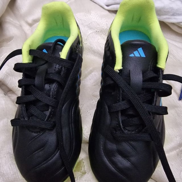 Botas de fútbol infantil