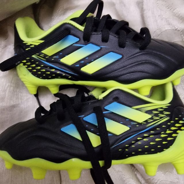 Botas de fútbol infantil