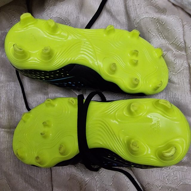 Botas de fútbol infantil