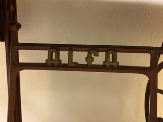 MAQUINA COSER ALFA ANTIGUA