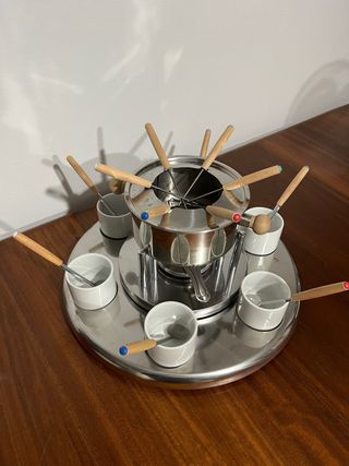 Fondue con salseras