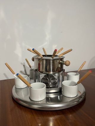 Fondue con salseras