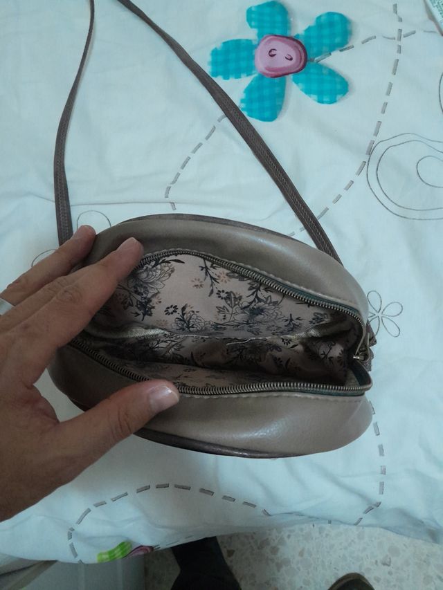 Bolso juvenil redondo