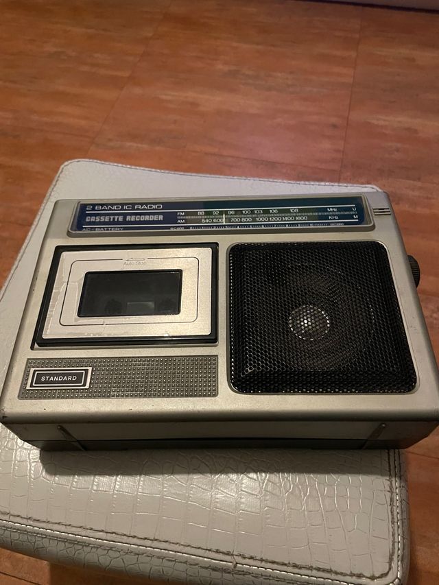 mangia cassette e Radio vintage