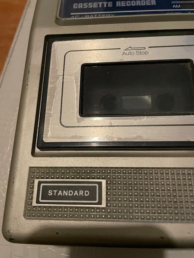 mangia cassette e Radio vintage