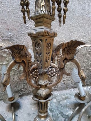 Gran Lámpara de araña, velas y ocas.