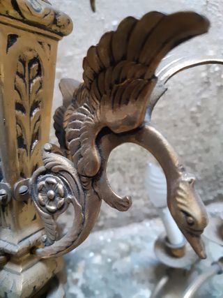 Gran Lámpara de araña, velas y ocas.