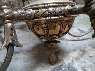 Gran Lámpara de araña, velas y ocas.