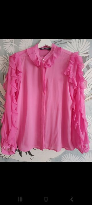 Blusa Zara con volantes. Talla XS