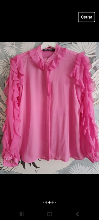 Blusa Zara con volantes. Talla XS