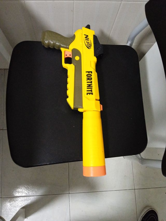 Pistola de dardos fornite