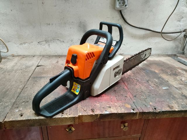 Motosierra de gasolina