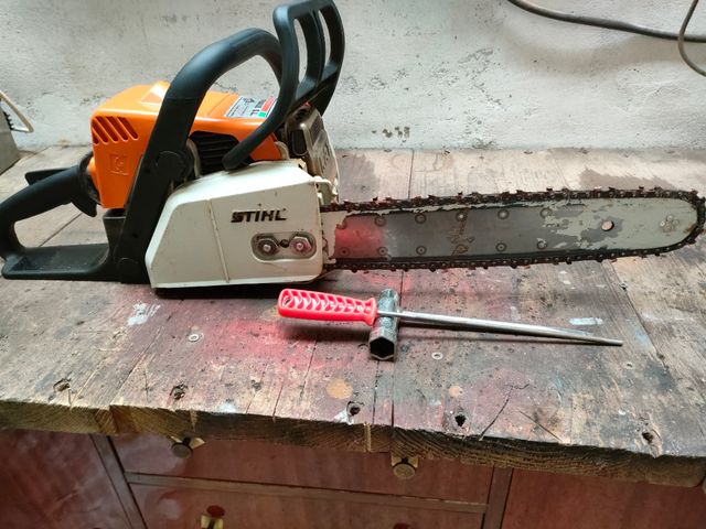 Motosierra de gasolina