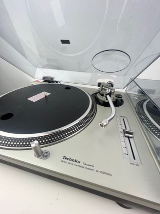 Technics Quartz SL1200MK2