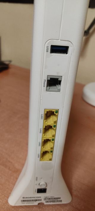 Router Sagecom Fast 5657 Wi-Fi 6