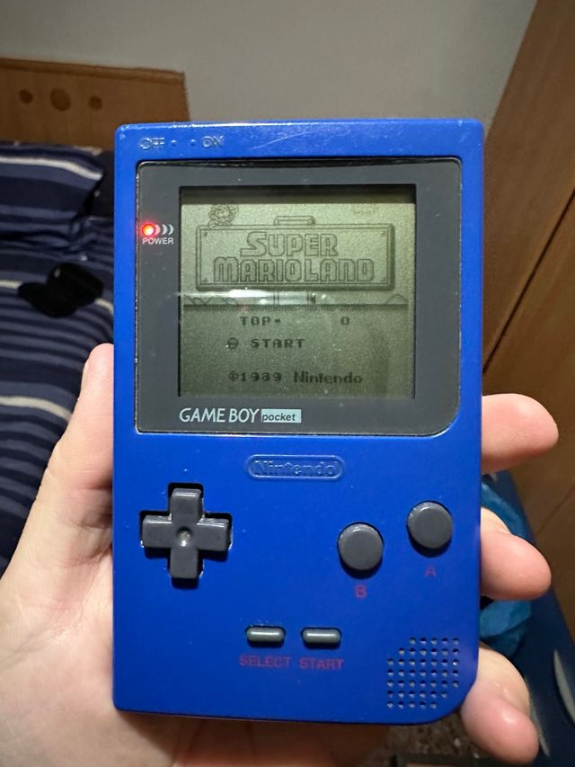 Game boy pocket black and white