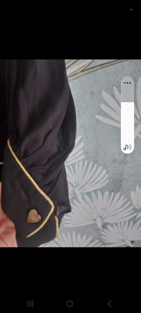 Blusa Zara Edición limitada con hilo dorado. Tall