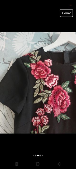 Vestido con flores bordada Zar