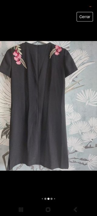 Vestido con flores bordada Zar