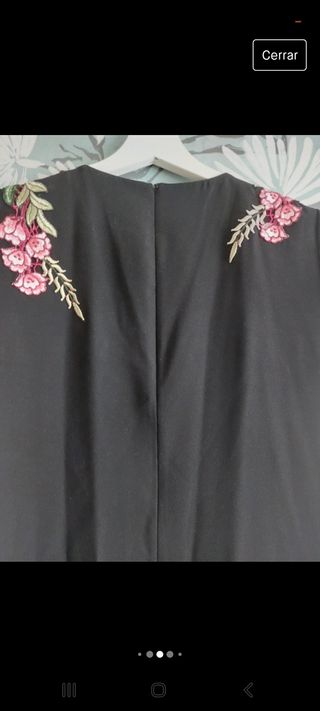 Vestido con flores bordada Zar