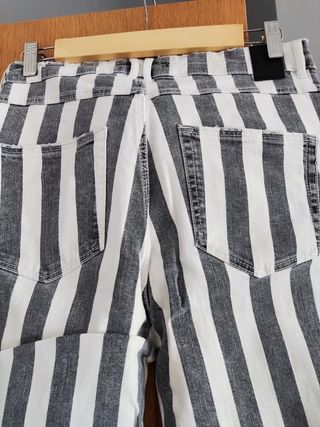 Pantalón rayas Zara