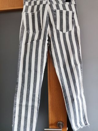 Pantalón rayas Zara