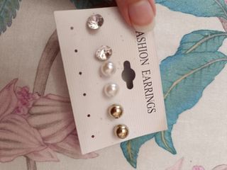 pendientes de bola plateado y dorado