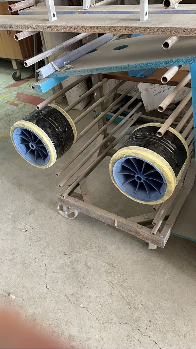 Se pintan carro de pesca