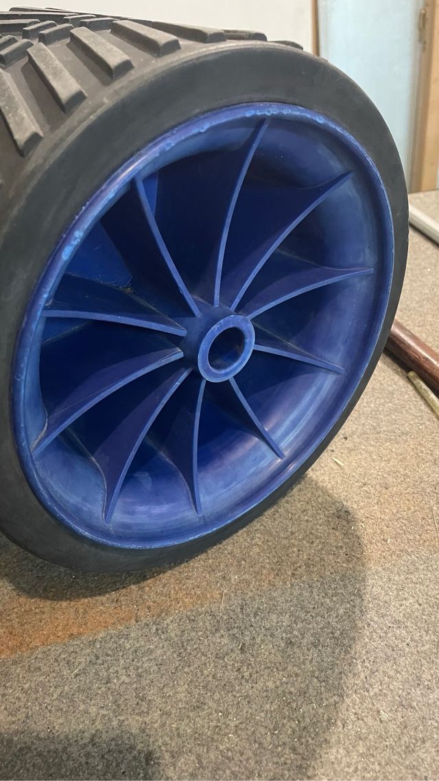 Se pintan carro de pesca