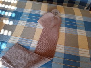 Gorro unido a bufanda para 36 meses