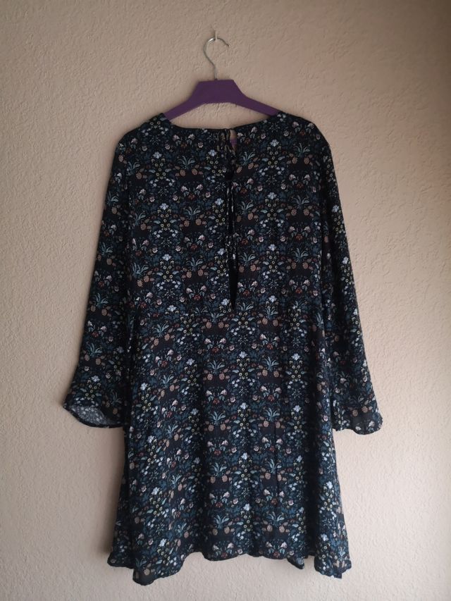 Vestido de flores de Mango