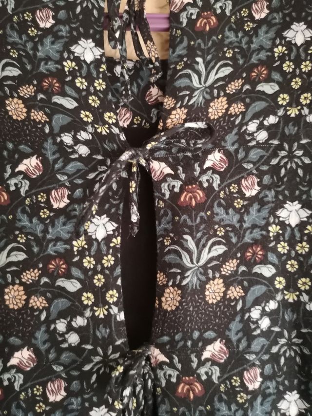 Vestido de flores de Mango