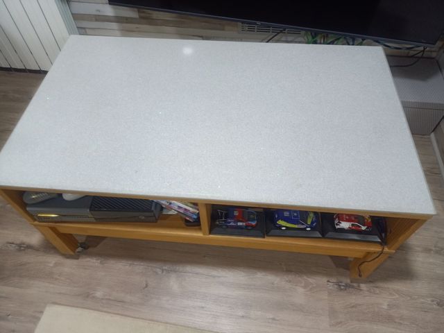 Mesa televisión con Silestone