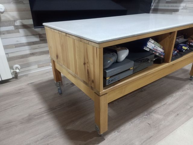 Mesa televisión con Silestone