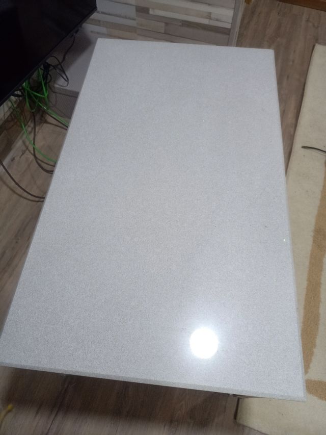 Mesa televisión con Silestone