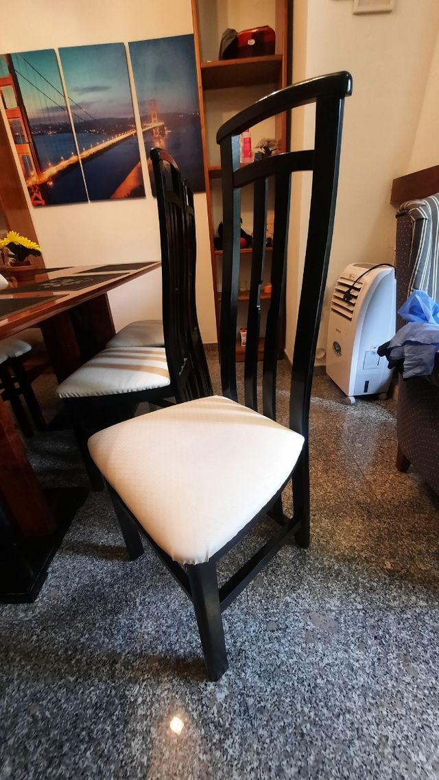 Mesa y sillas de comedor