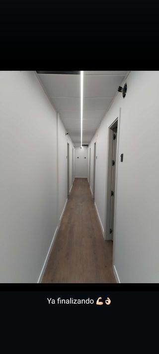 se hace instalación de pisos flotantes , azulejos 