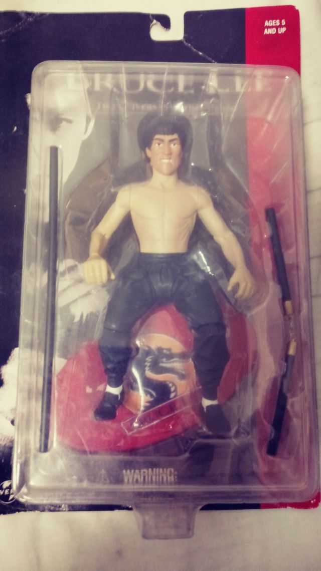 FIGURA BRUCE LEE CON BLISTER ABIERTO