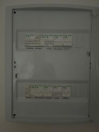Electricista económico y profesional