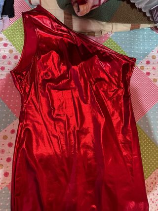 vestido rojo de cuero 