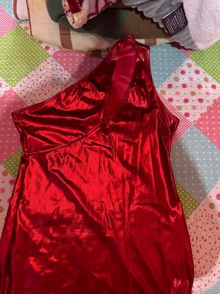 vestido rojo de cuero 