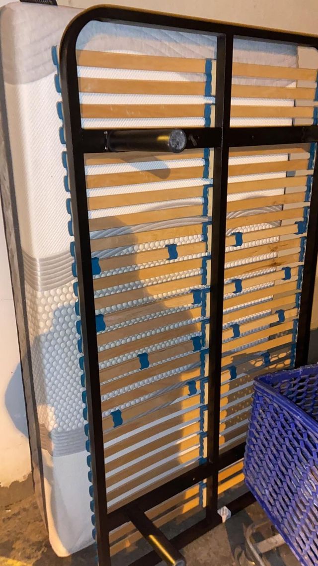 Somier con patas 150×180