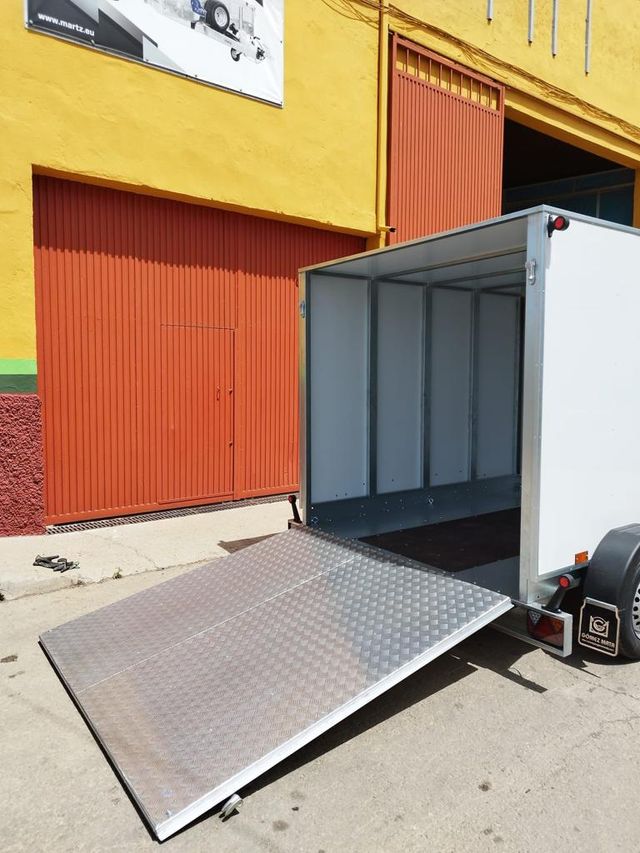 Remolque caja cerrada 2500x1850x1800mm