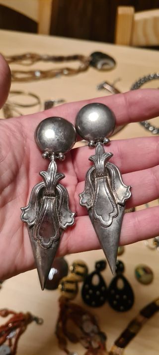 gioielli vintage diversi spille orecchini e collan