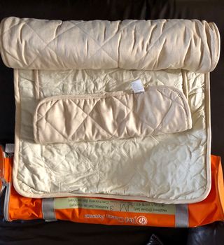 Colchoneta bio-magnética, dos piezas.