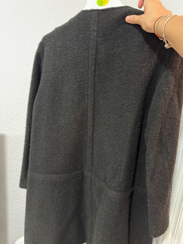 Abrigo negro Bimba y Lola